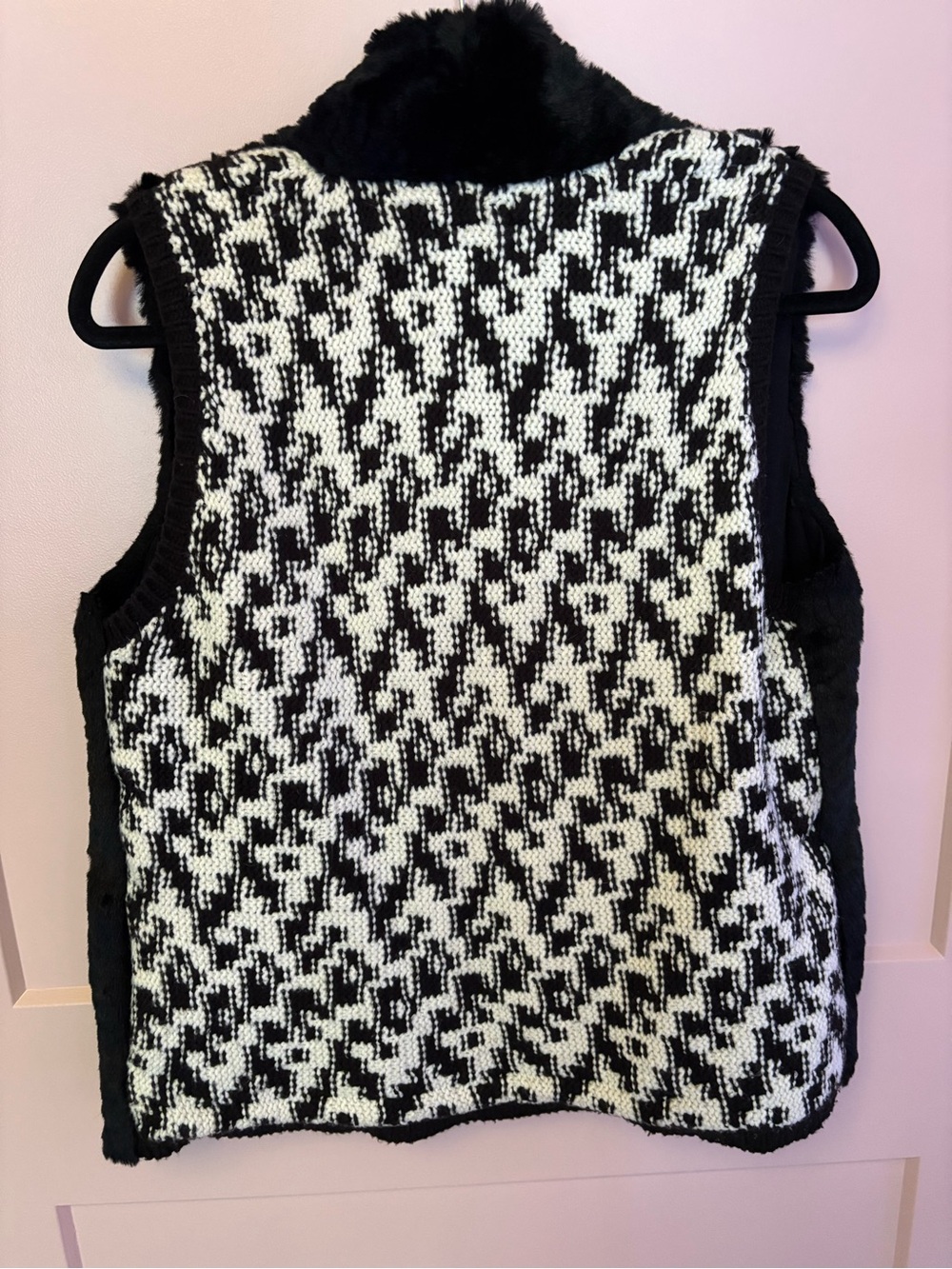 Ann Taylor Loft Faux Fur Black Houndstooth Sweater Vest Medium - Picture 4 of 7